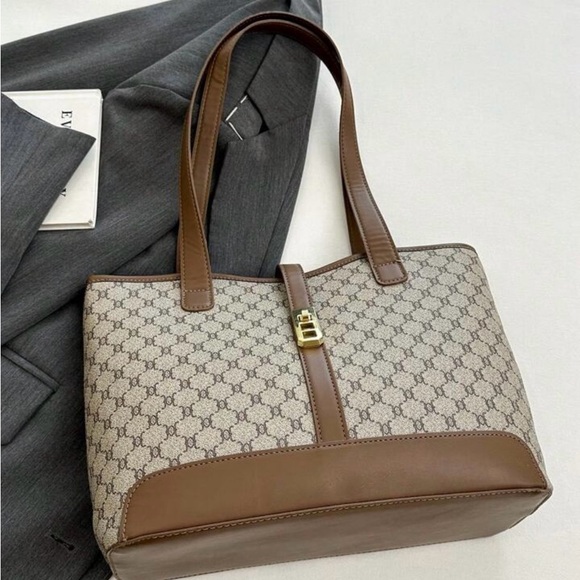 NWT Brown and Gray Patterned Tote Bag W/Gold Tone Hardware & Turn Lock 15 X 10 - Picture 5 of 14